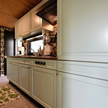 Tasteful With Veranda In The Veluwe Chalet Garderen