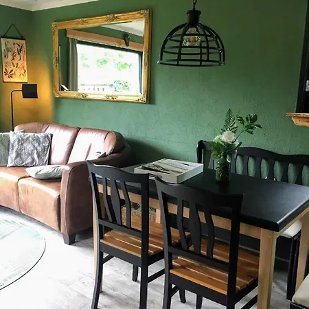 With Balcony In Veluwe Σαλέ Garderen