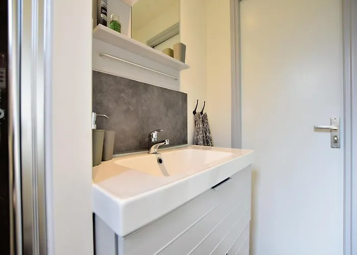 With Balcony In Veluwe Chalet *