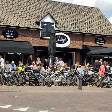 With Balcony In Veluwe *