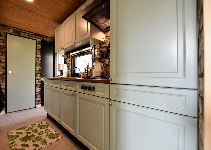 With Balcony In Veluwe Dağ evi Garderen