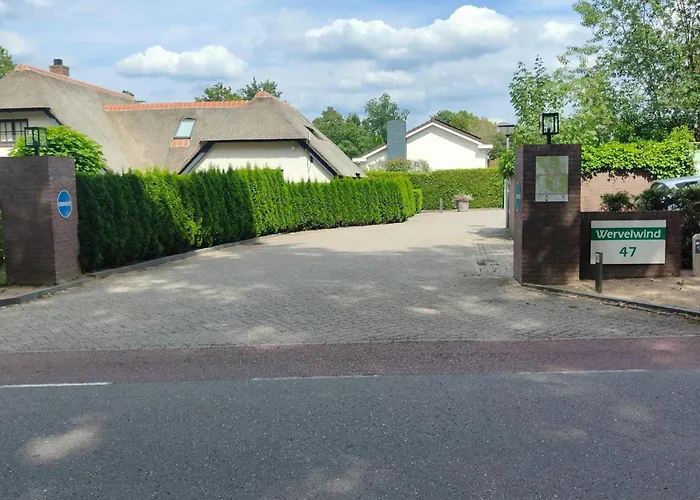 With Balcony In Veluwe Dağ evi Garderen
